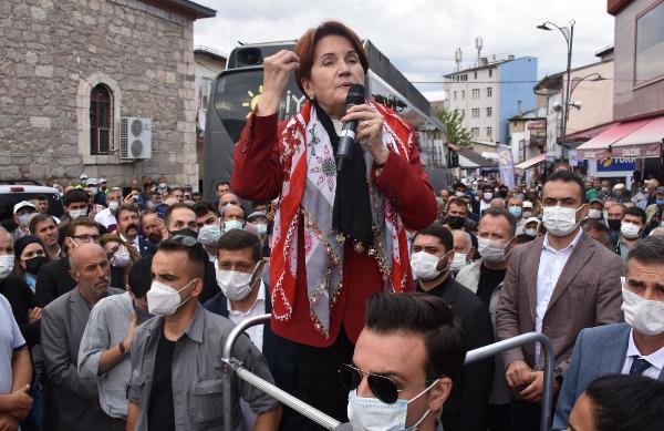 AKŞENER'İN KONUŞMASI SIRASINDA GERGİNLİK