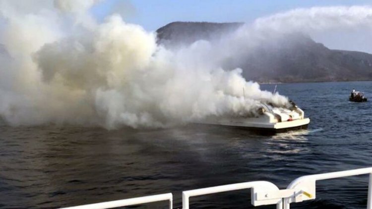 BODRUM AÇIKLARINDAN LÜKS MOTOR YAT ALEV ALEV YANDI