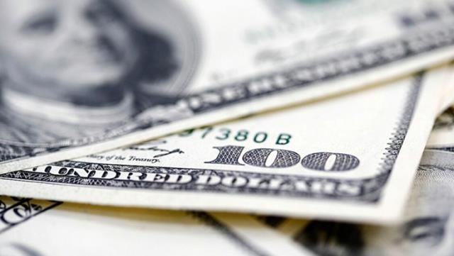 DOLAR 8,28'DEN İŞLEM GÖRÜYOR