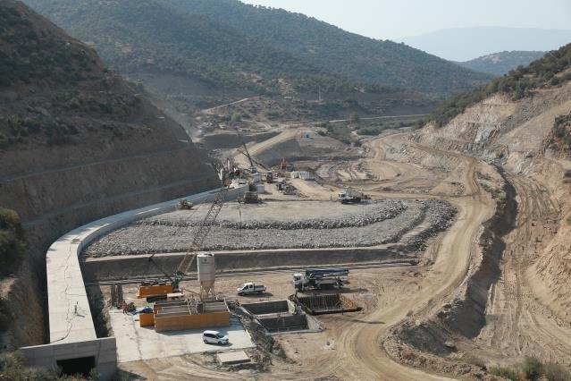 SARIÇAY BARAJI'NDA ÇALIŞMALAR DEVAM EDİYOR