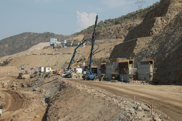 SARIÇAY BARAJI'NDA ÇALIŞMALAR DEVAM EDİYOR