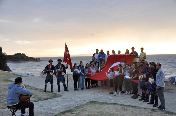 AYFAD ÜYELERİ ÇANAKKALE’DE ŞEHİTLERE SAYGI YÜRÜYÜŞÜ YAPTI