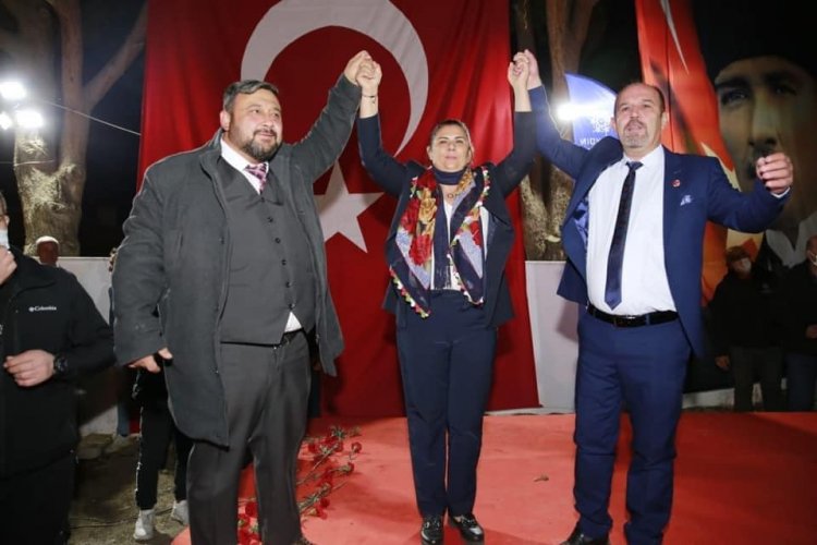 Büyükşehir Belediye Başkanı Özlem Çerçioğlu vatandaşlarla bir araya geldi