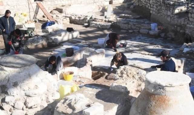 Kuşadası'nda 5'inci yüzyıla ait vaftizhane bulundu