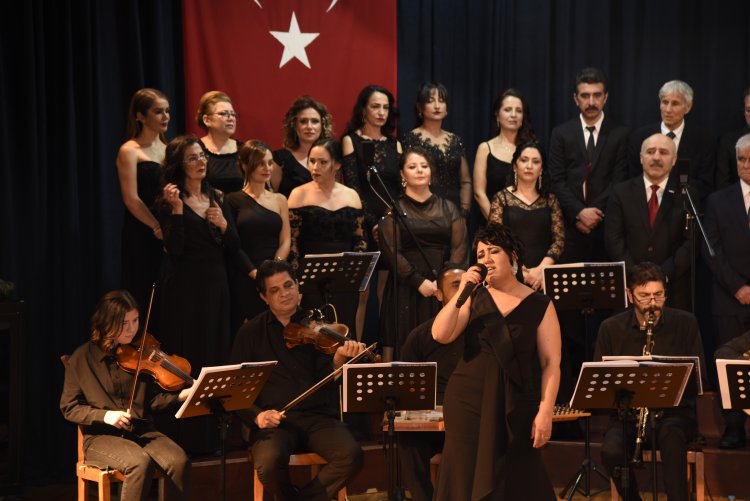 NAZİLLİ HALK EĞİTİM MERKEZİNİN GELENEKSEL KONSERLERİ SÜRÜYOR