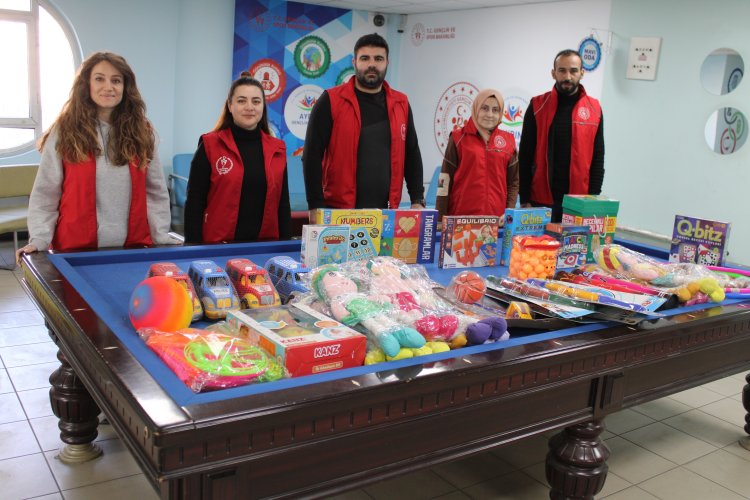 AYDIN'DA DEPREMZEDE ÇOCUKLAR İÇİN OYUNCAK KAMPANYASI BAŞLATILDI