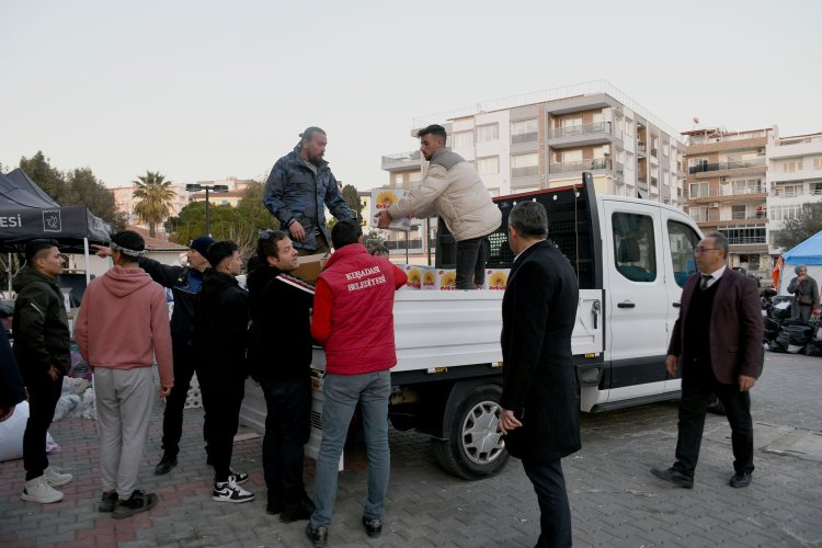 KUŞADASI'NDA YAŞAYAN YABANCILAR DEPREMZEDELER İÇİN SEFERBER OLDU