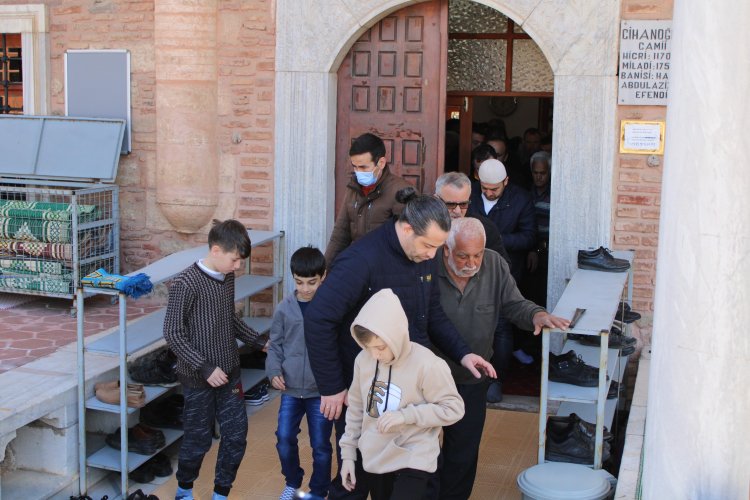 AYDIN'DA CAMİLERDE GIYABİ CENAZE NAMAZI KILINDI