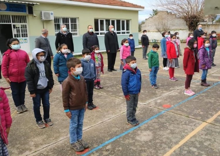 AYDIN'DA 3 BİN DEPREMZEDE ÖĞRENCİ DERS BAŞI YAPTI