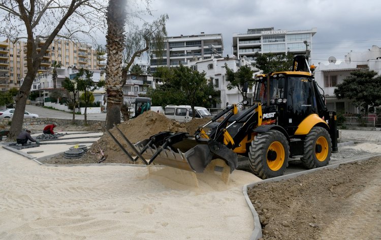 KUŞADASI YENİ PARKLARLA GÜZELLEŞİYOR