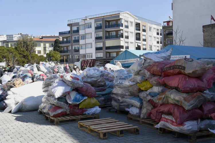 KUŞADASI TEK YÜREK OLDU 4251 DEPREMZEDEYİ MİSAFİR EDİYOR