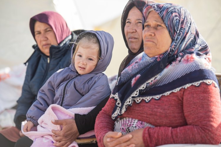 DEPREMZEDE KADINLAR 8 MART’I BURUK KARŞILADI