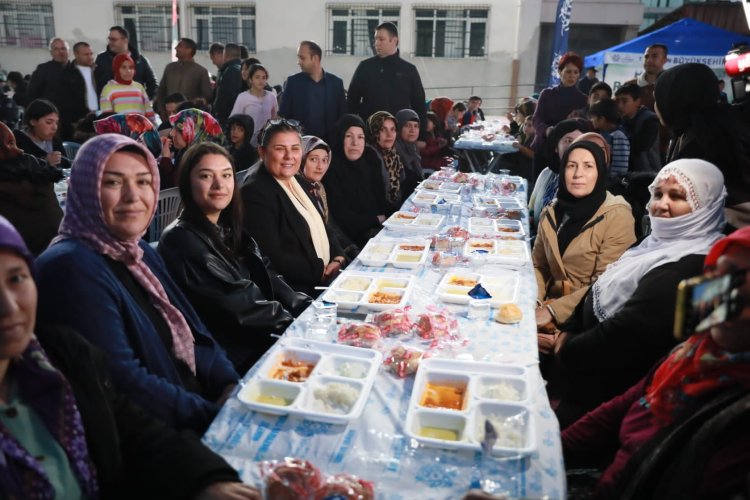 AYDIN BÜYÜKŞEHİR BELEDİYESİ VATANDAŞLARI İFTAR SOFRALARINDA BİR ARAYA GETİRMEYE DEVAM EDİYOR