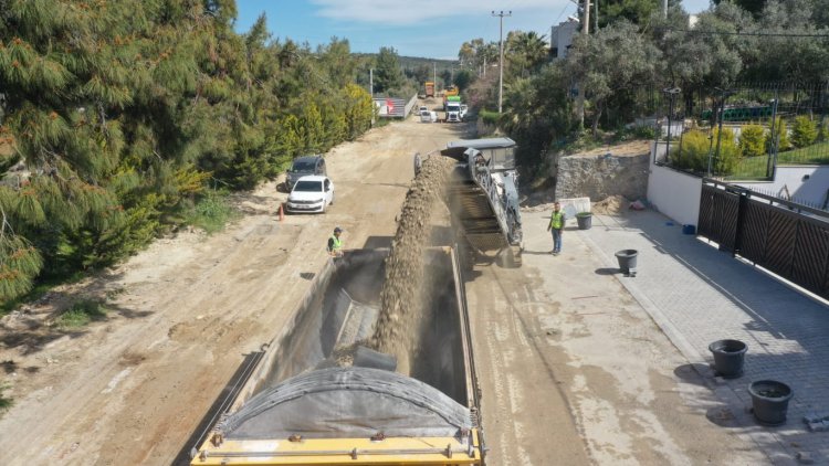 BÜYÜKŞEHİR YOL YAPIM ÇALIŞMALARINA DEVAM EDİYOR