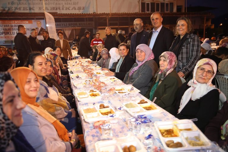 BÜYÜKŞEHİR, VATANDAŞLARI GELENEKSEL İFTAR SOFRALARIYLA BULUŞTURMAYA DEVAM EDİYOR