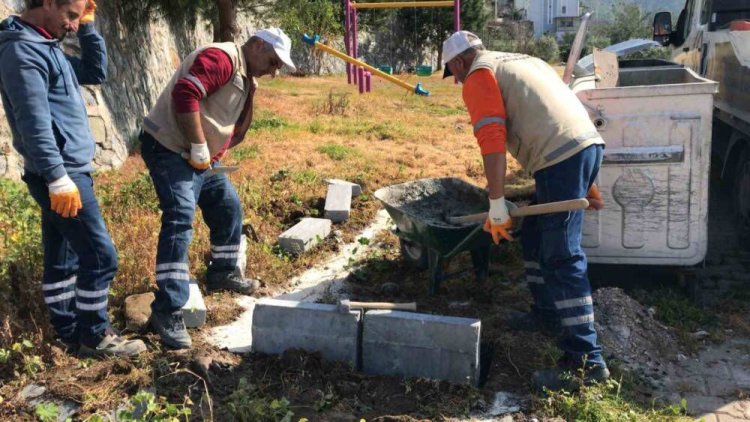 BÜYÜKŞEHİR,  KUŞADASI’NDA YOL YAPIM ÇALIŞMALARINA DEVAM EDİYOR