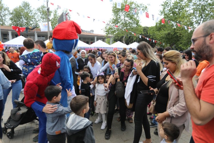 SELÇUK'TA ÇOCUKLAR ÖZGÜRDÜR, SOKAK OYUNLARIYLA BÜYÜR