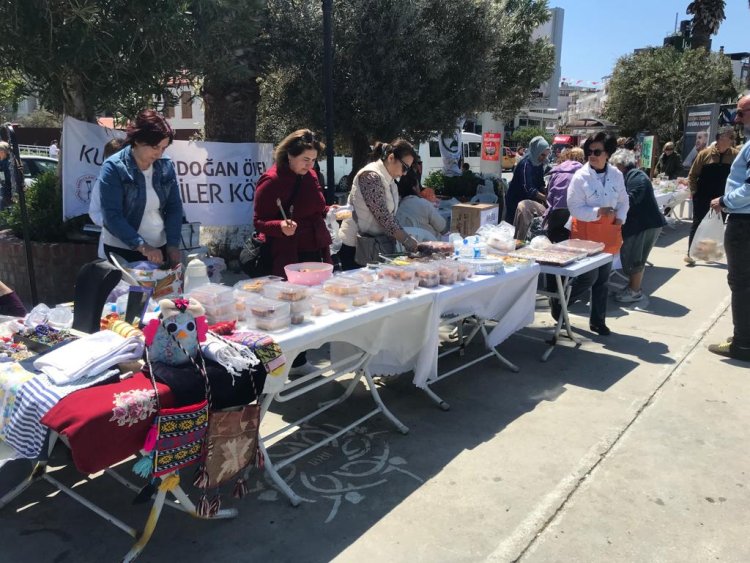 KUŞADASI KENT KONSEYİ'NDEN DERPEMZEDELER İÇİN KERMES BAŞLADI!