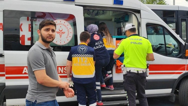 EFELER'DE TRENİN ÖNÜNE ATLAMAK İSTEYEN KIZI VATANDAŞLAR KURTARDI!