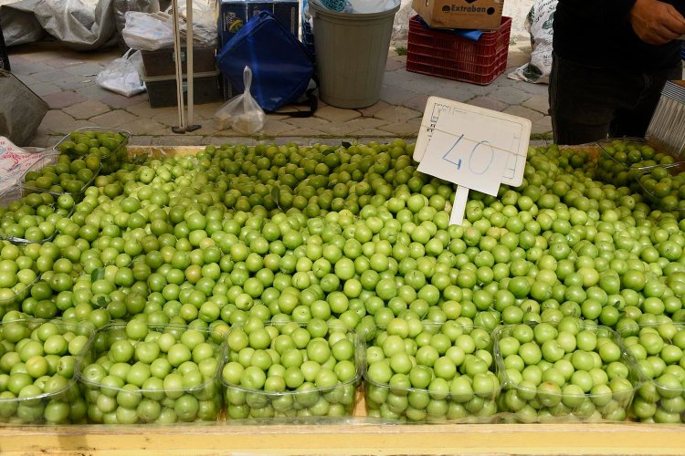 BU PAZARDA ÜRETİCİLER EMEKLERİNİN KARŞILIĞINI ALIYOR!