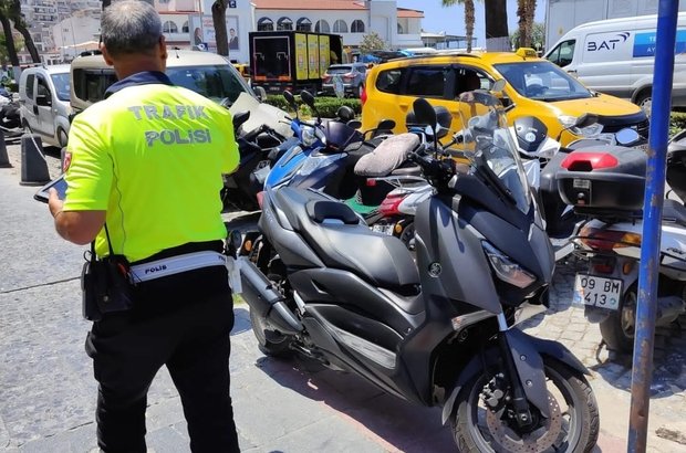 Trafik Ekipleri Yaya Yolunda Motor Kullananlara Yüksek Para Cezası Uyguladı.