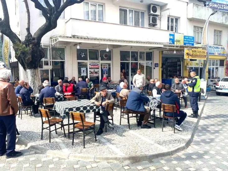 KUŞADASI'NDA JANDARMADAN TRAFİK BİLGİLENDİRMESİ!