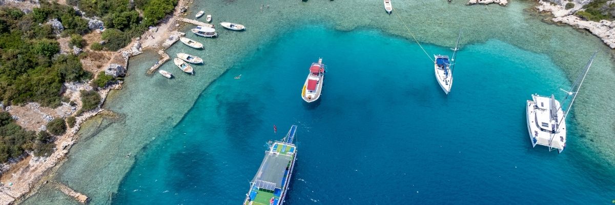 Kuşadası’nda Katılabileceğiniz En İyi Tekne Turları